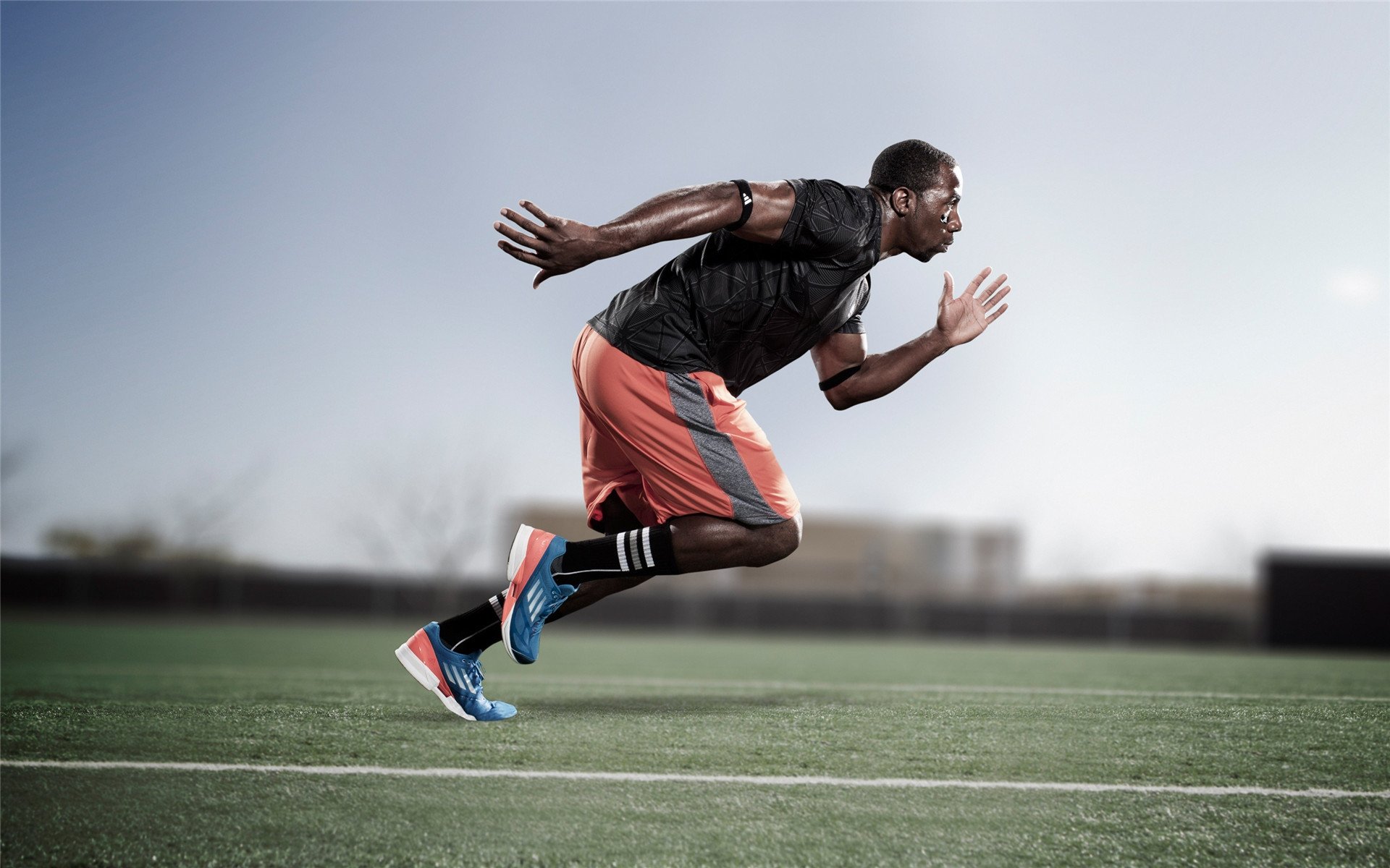 当枪炮声在绿茵场外响起，萨内的欧冠接管与伊拉克的足球救赎