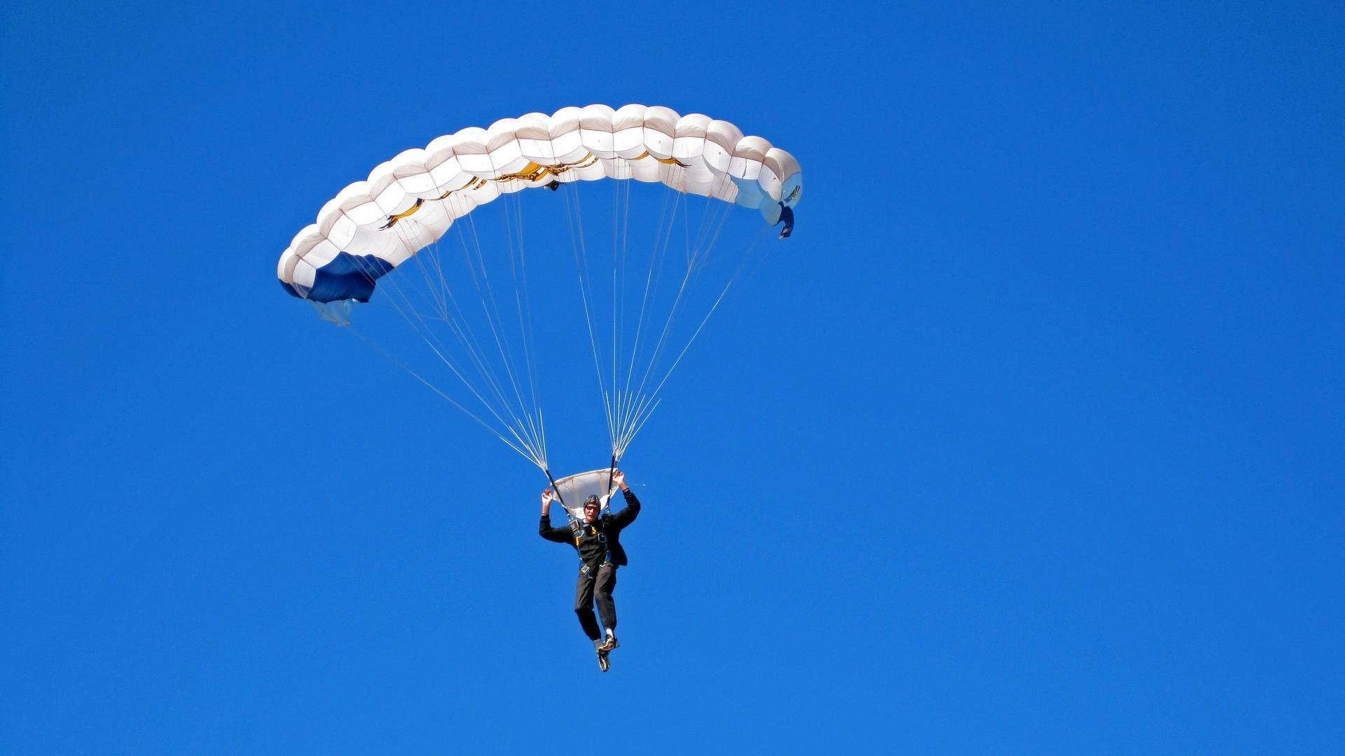 哈弗茨成为胜负手,伊朗拿下法国,足球世界的不可能三角如何被打破?