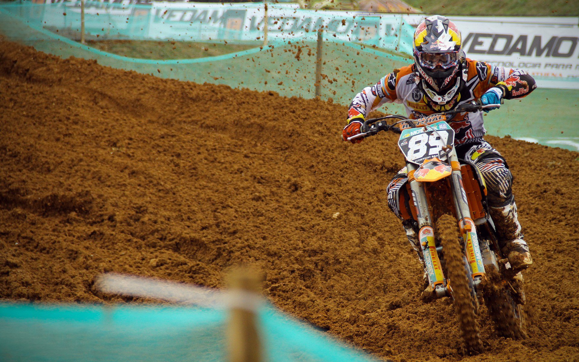 英超争冠之夜,欧文在焦点战证明自己,当金童的利剑刺穿质疑的盾牌